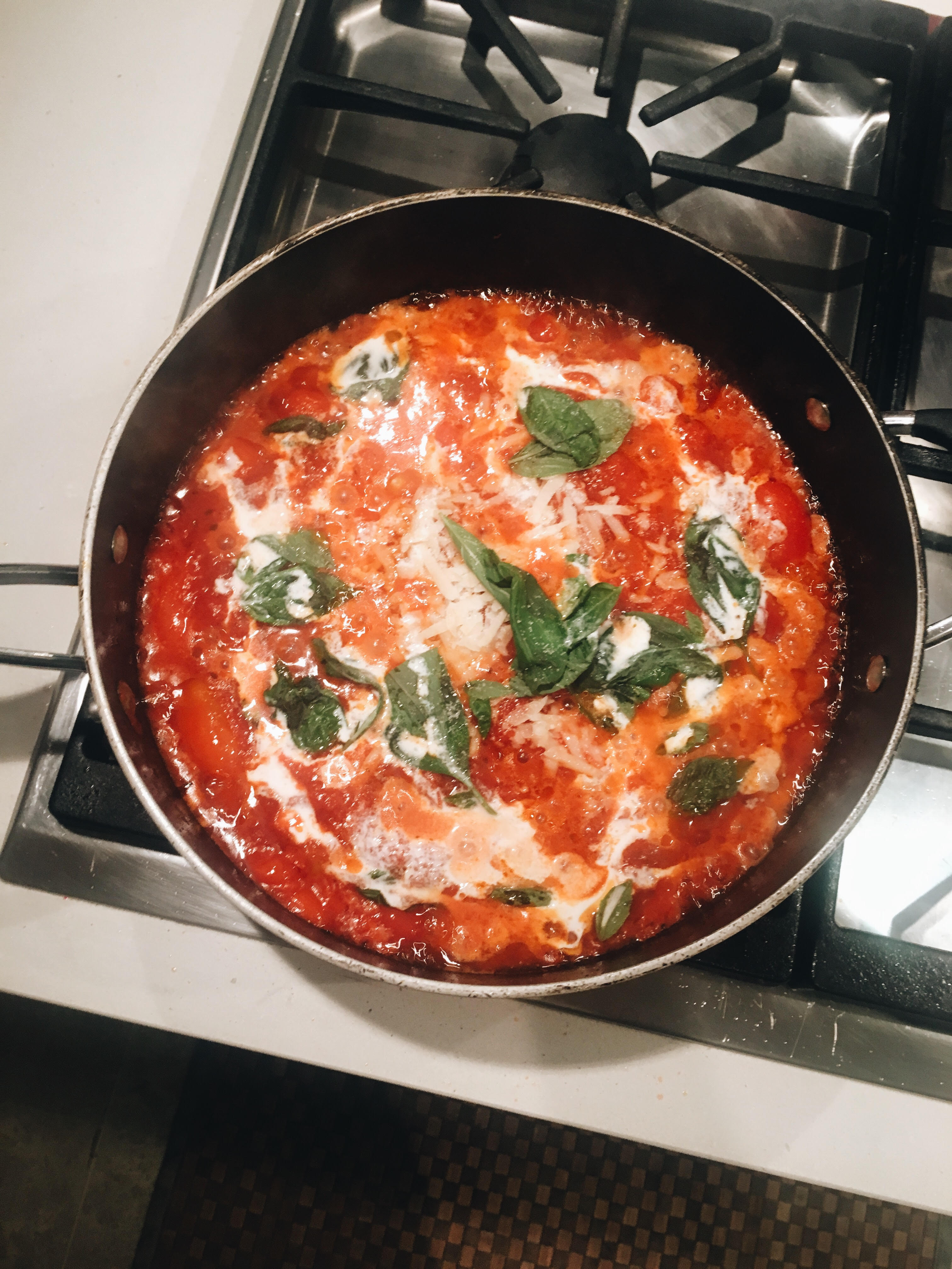 CHERRY TOMATO AND BASIL MARINARA PASTA THAT WON’T MAKE YOU (THAT) FAT